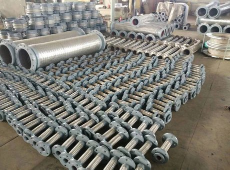 石化罐区用金属软管.jpg